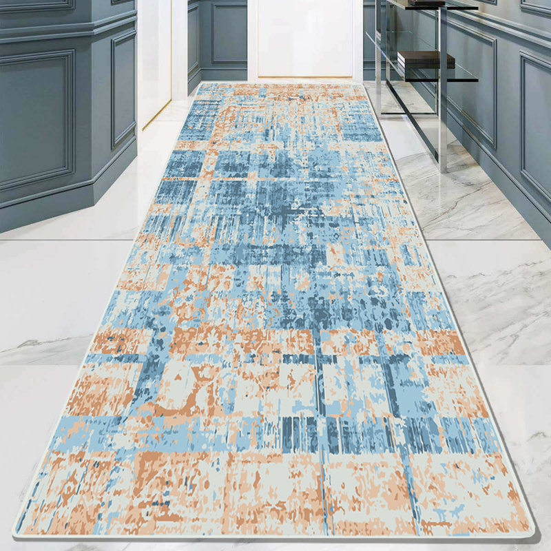 Tapis bleu / beige en polyester tissé à la machine McConnico, Tapis de couloir 2 pi 7 po x 9 pi 10 po