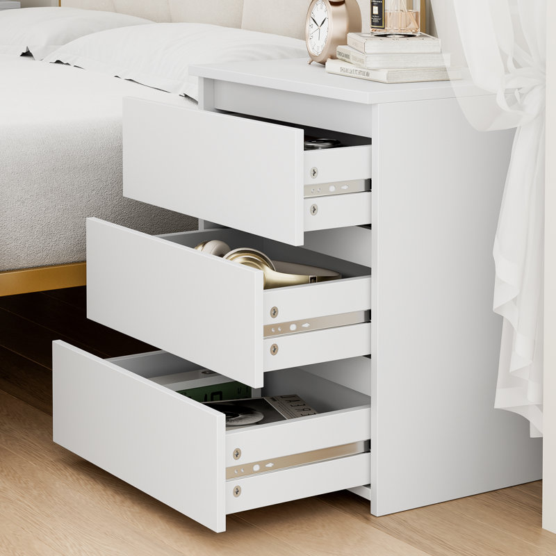 Arieyonna 3 - Drawer Nightstand, White