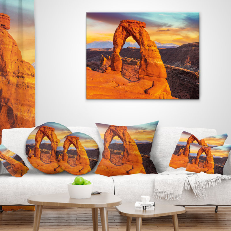 Delicate Arch in Arches Park - Coussin à imprimé paysage, 16 po x 1 po, Type de produit