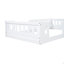 Lit plateforme en bois avec garde-corps-68334114