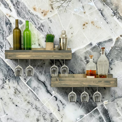 Ensemble de 2 porte-bouteilles muraux avec porte-verres à chargement latéral, tablettes flottantes en bois massif avec rangement en verre, gris 24 po