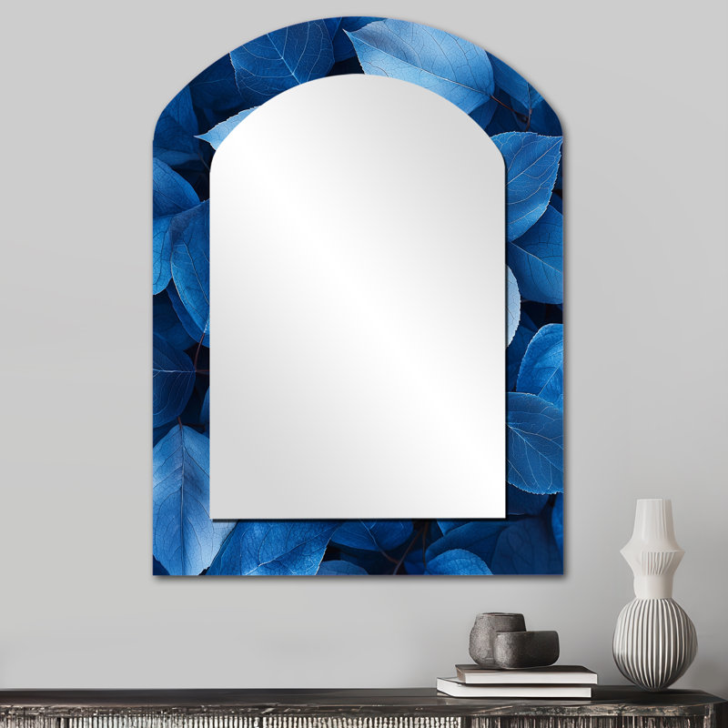 Miroir mural à arche tropicale Midnight Blue Leaves Tranquility III, 34 po x 25 po