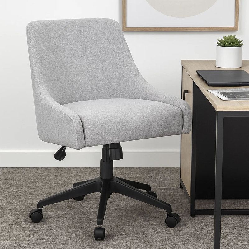 Chaise de bureau pivotante Boki, lin gris clair, dossier courbé et rembourré