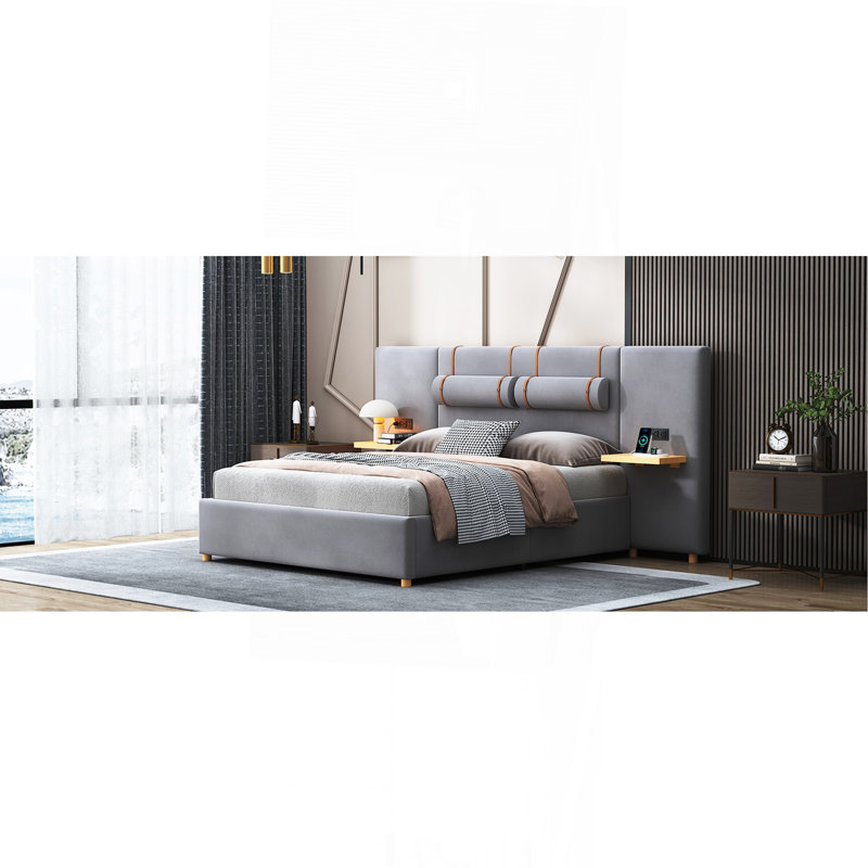 Grand lit plateforme tapissier, deux prises et ports de charge USB des deux côtés, deux coussins de chevet, tablettes de rangement, velours, gris