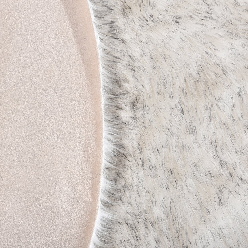 Kova Faux Sheepskin Indoor Rug, Round 8'