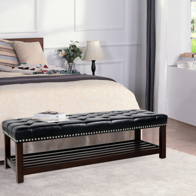 Banc capitonné pour chambre et entrée. Base en bois. Siège rembourré en mousse pour un confort optimal. Structure en bois massif et pieds en bouleau. Revêtement en polyuréthane souple. 155 cm (l) x 48 cm (p) x 44,5 cm (h). Banc d'entrée noir.
