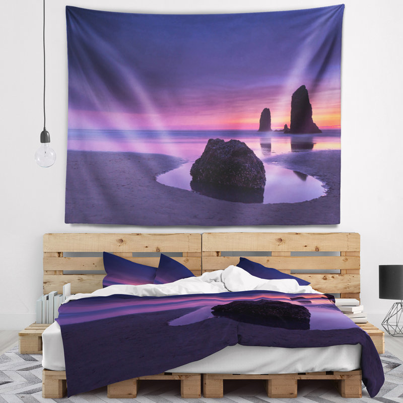 Tapisserie rocheuse mauve Seascape, H 32 po x l 39 po