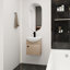 Armoire de salle de bain 18 po avec lavabo en céramique. Unité murale. Contreplaqué. Couleur chêne. Armoire de rangement classique et pratique en porcelaine. Fabrication en contreplaqué. Finition. Simple