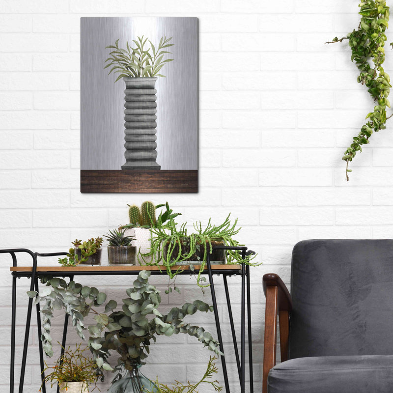 "Vase gris" par Cindy Jacobs, H 16 po x l 12 po 