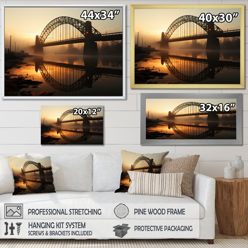 Orange Bridge At Dawn - Architecture Wall Decor, Encadrement doré, H 12 po x l 20 po x P 1 po