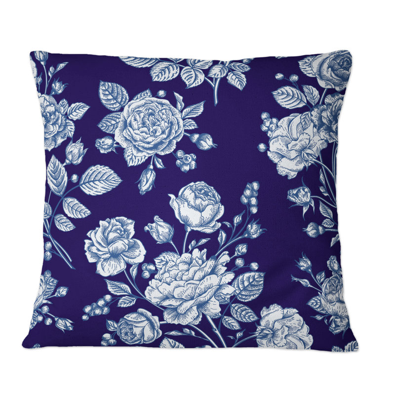 Coussin décoratif à motif de roses bleu clair sur fond bleu foncé, 16 po x 16 po