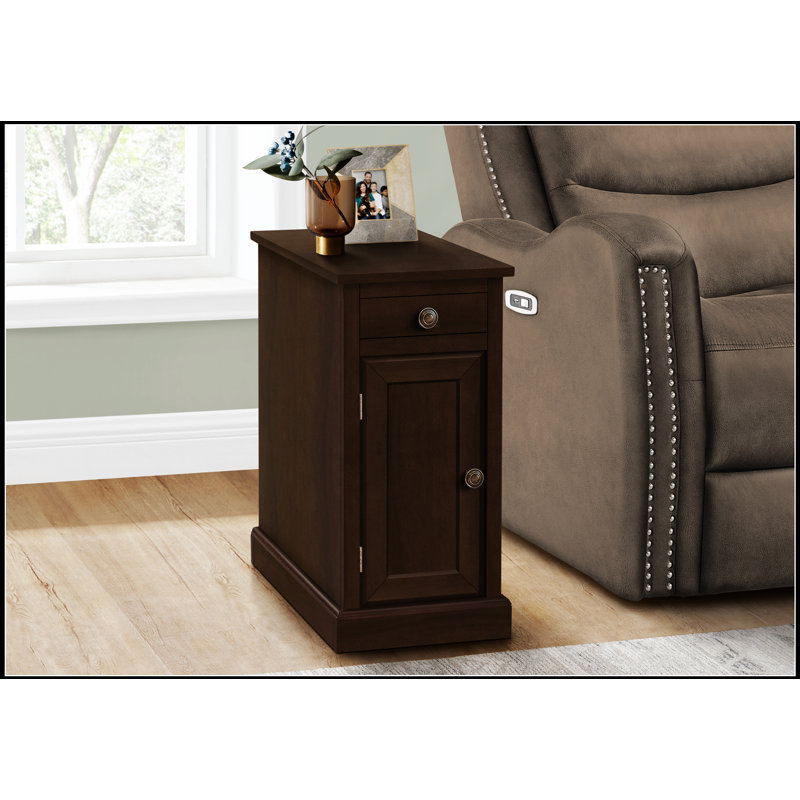 Table d'appoint étroite avec tiroir et armoire, design traditionnel pour le salon ou la chambre à coucher, finition en placage brun foncé.