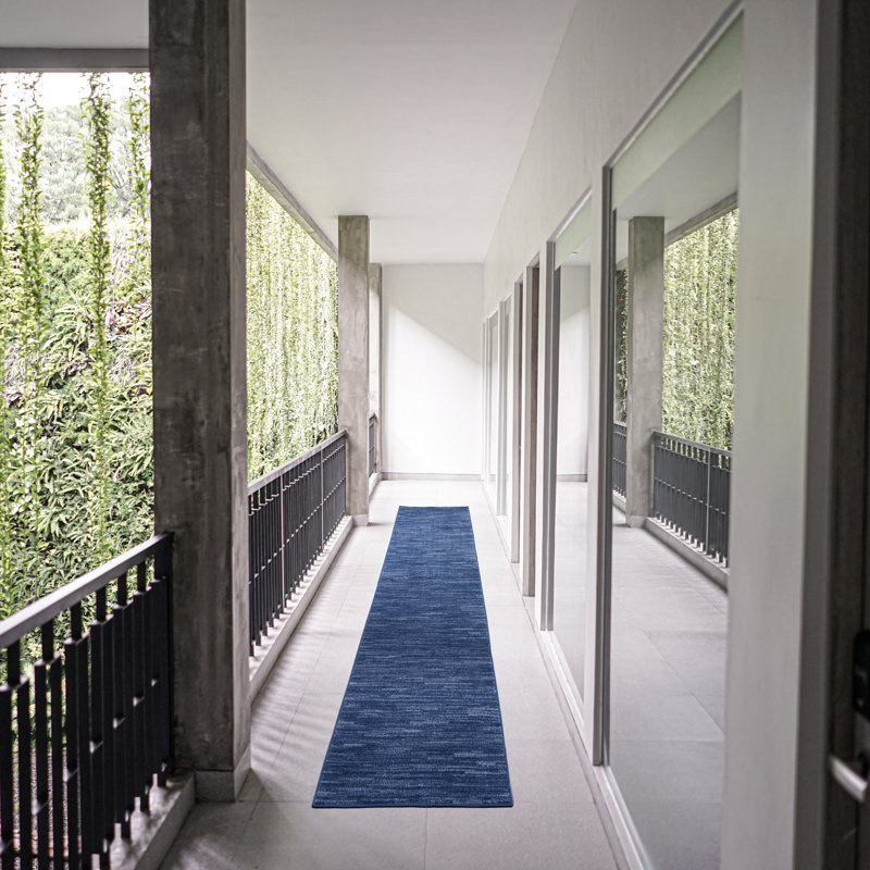 Tapis intérieur / extérieur bleu marine / bleu Nourison Essentials, Tapis de couloir 2 pi 2 po x 7 pi 6 po
