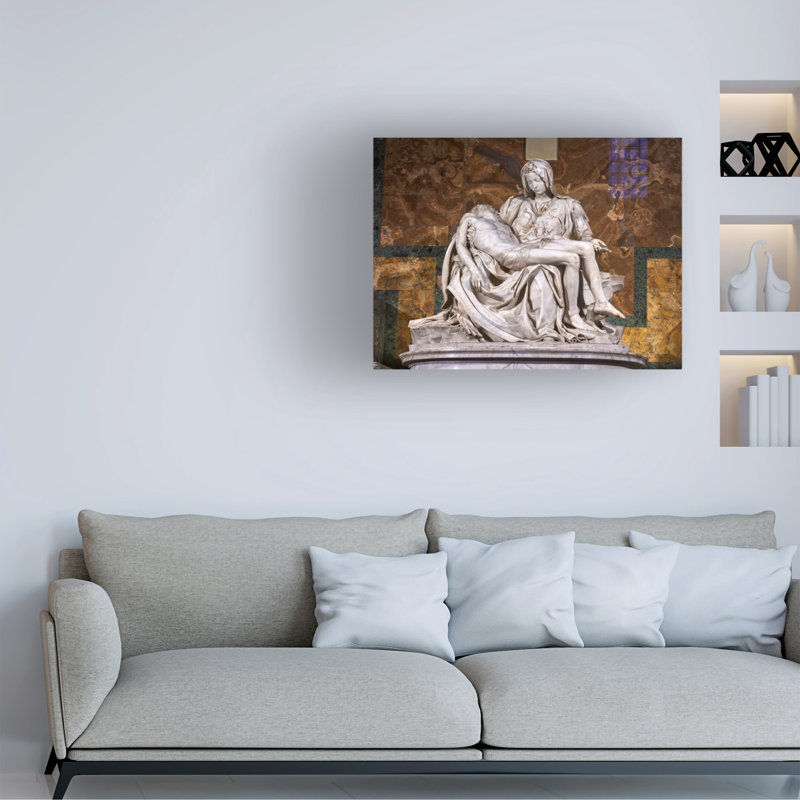 Statue de Marcus, statue de femme sur toile, H 14 po x l 19 po