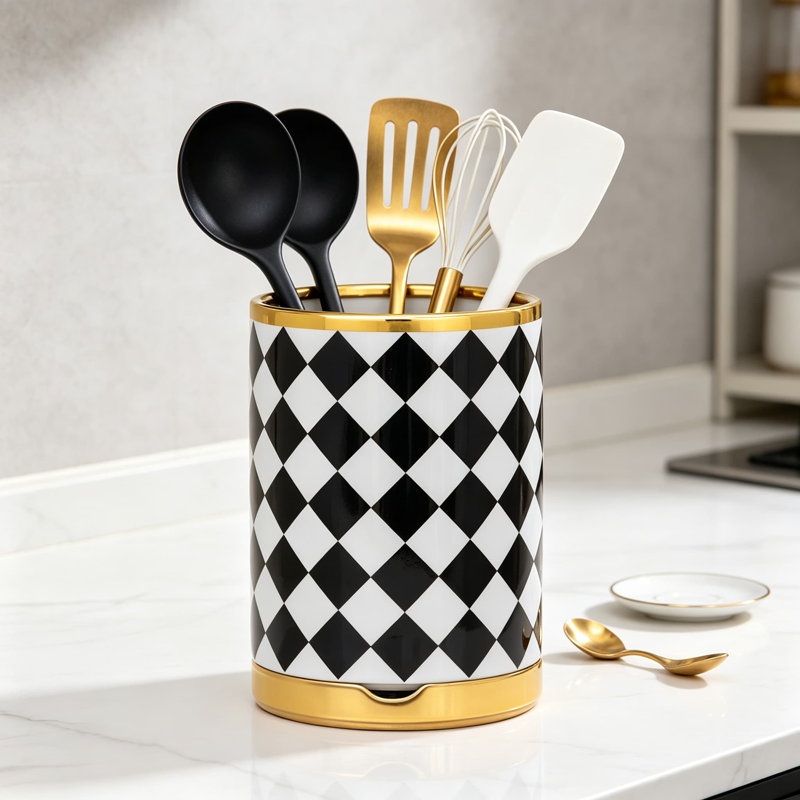 Ensemble d'ustensiles à carreaux noir et blanc avec repose-cuillère doré, grand organisateur de cuisine en céramique pour comptoir, élégant décor de cuisine à carreaux
