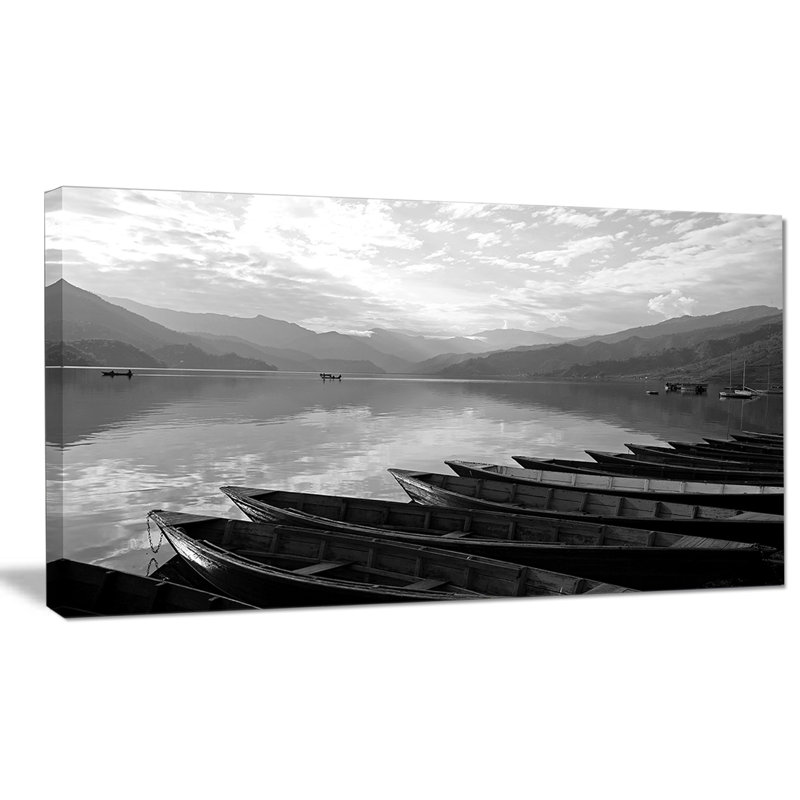 Photographie « bateau lineed on pokhara lake », H 16 po x l 32 po x P 1 po, H 36 po x l 46 po x P 1,5 po