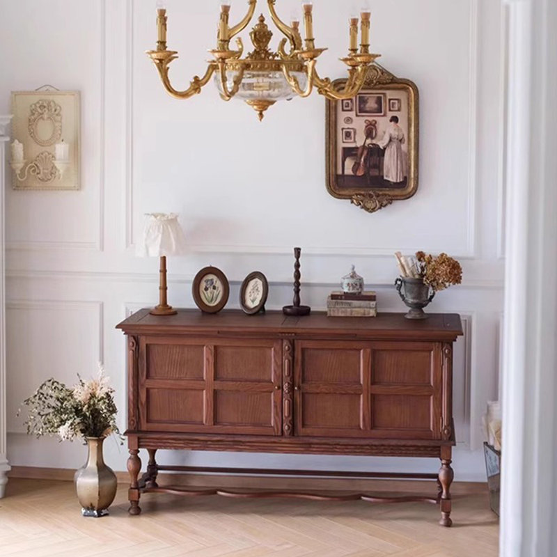Buffet en bois massif de style français