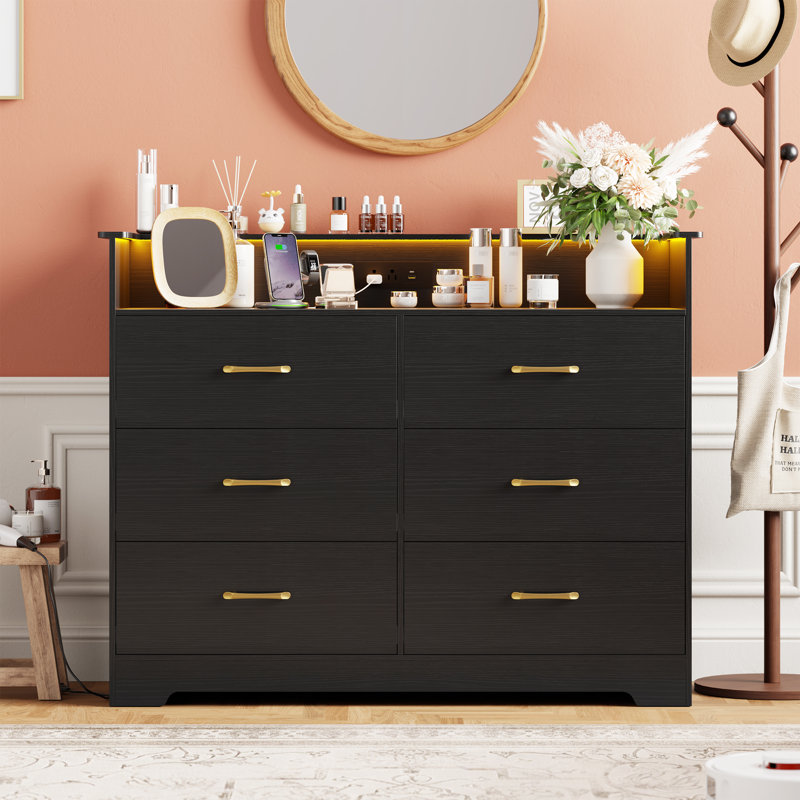 Commode 6 tiroirs pour chambre à coucher - Commode haute de 37 po avec éclairage à DEL et station de charge, armoire de rangement moderne avec tablette ouverte pour le salon, le vestibule, le couloir, noir