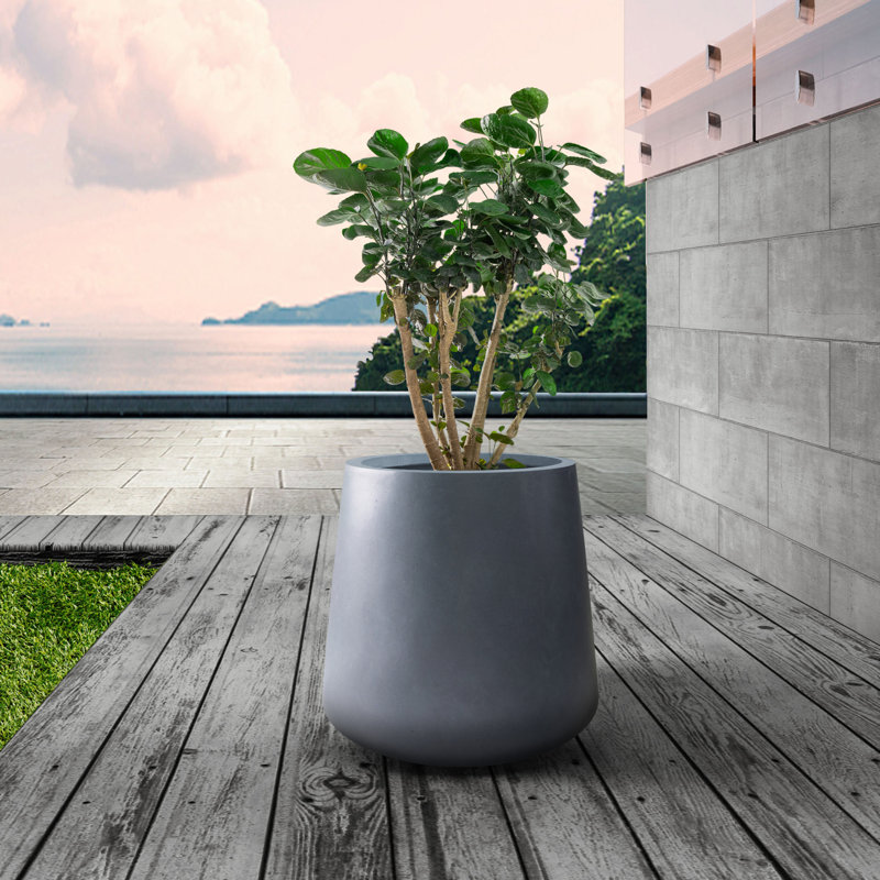 Vitalie Pot Planter