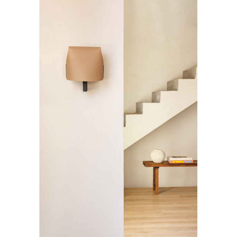 Luang Wall Lamp, Camel