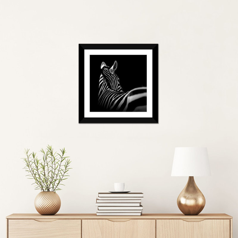 « zèbre i », reproduction de photo sur toile, H 16 po x l 16 po x P 1 po, Papier d'art encadré noir, Blanc