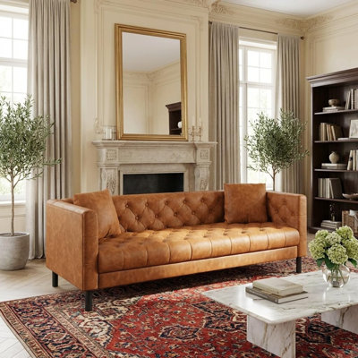Canapé Mid-Century moderne en cuir de 81 pouces de style Chesterfield à 3 places avec sièges profonds de 26 po, capitonné, comprenant 2 coussins pour le salon, un appartement ou un bureau, orange