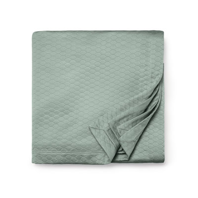 Favo Coverlet