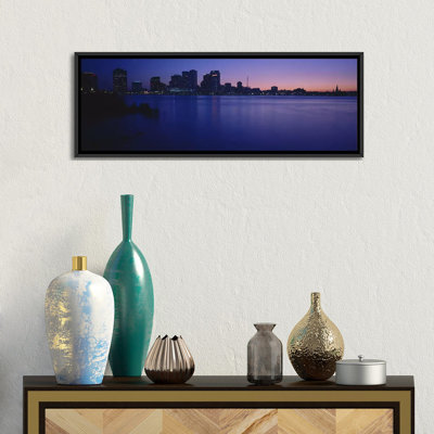 Bâtiment à la waterfront, nouvelle-orléans, louisiana, états-unis-reproduction de photo panoramique sur toile tendue