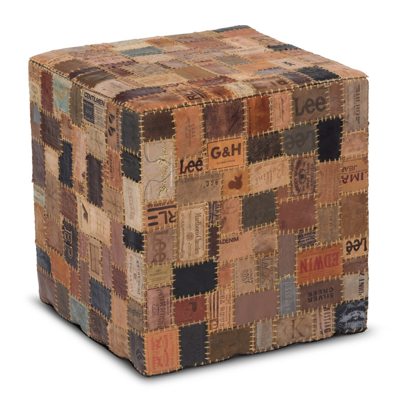 Pouf carré en cuir avec étiquette