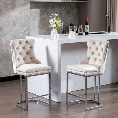 Ensemble de 2 tabourets de bar 26 po à hauteur de comptoir, tabourets de bar modernes en velours avec dossier à boutons et garniture de rivets, tabourets de bar robustes avec pieds en métal chromé, paquet de 2