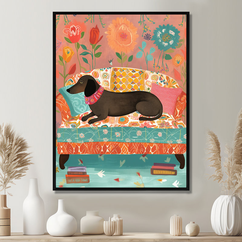 Teckel reposant sur le canapé Boho intérieur - chien, art mural, H 44 po x l 34 po x P 1,5 po, Toile avec cadre noir