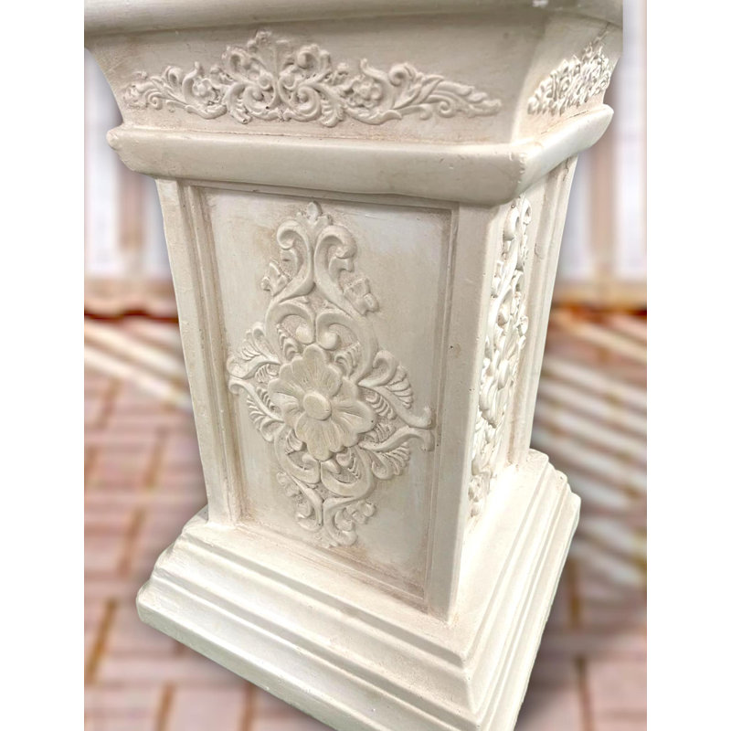 Nesrine Concrete Pedestal
