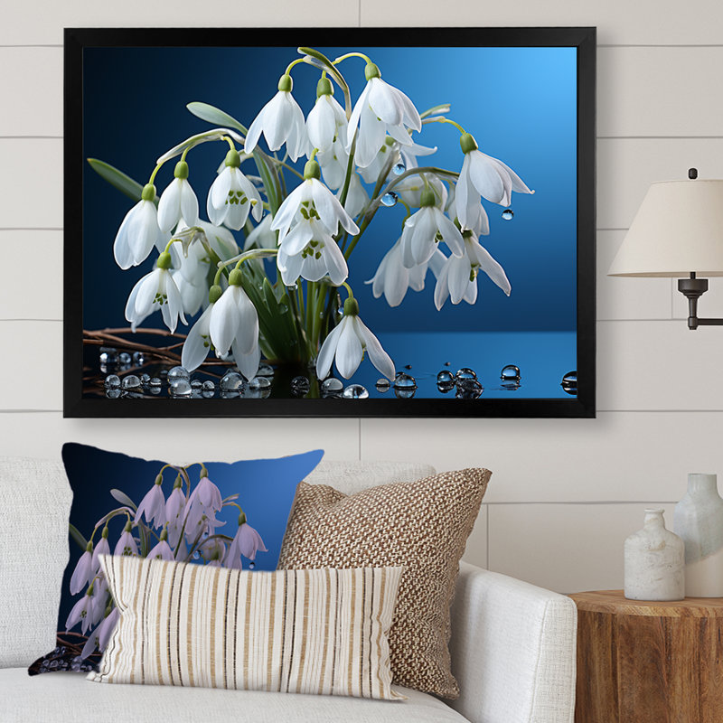 «Winter Snowdrop Flower», photographie sur toile, Cadre simple noir, H 16 po x l 32 po x P 1 po