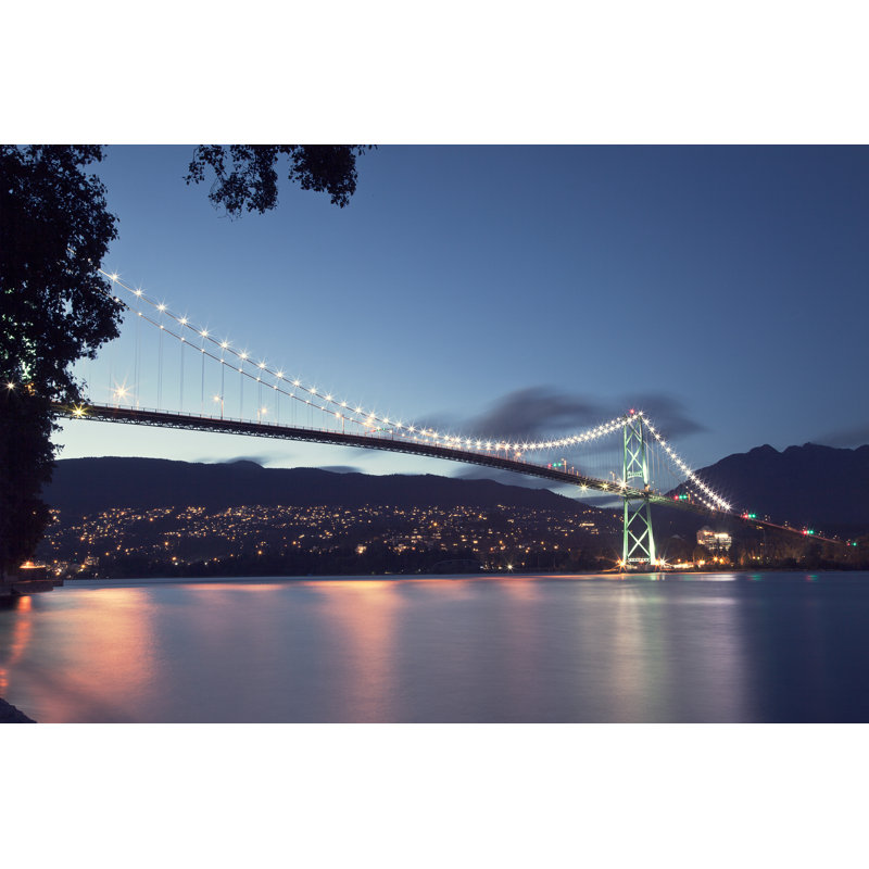 Photo de pont sur la porte des Lions d'Elvir, H 8 po x l 12 po