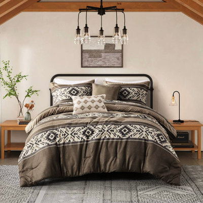 Édredon 5 pièces à rayures à chevrons brun avec coussins décoratifs, taille double / grand. Microfibre, lavable à la machine et nettoyage des taches double / grand, conception. Rembourrage, nettoyage