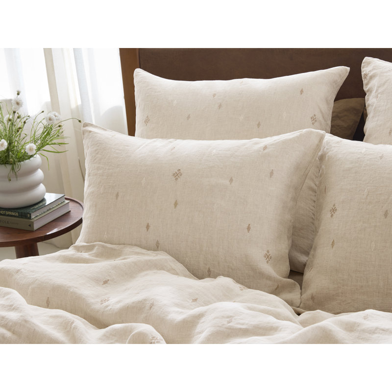 Taie décorative brodée Cambria, Euro, Chambray naturel / brun