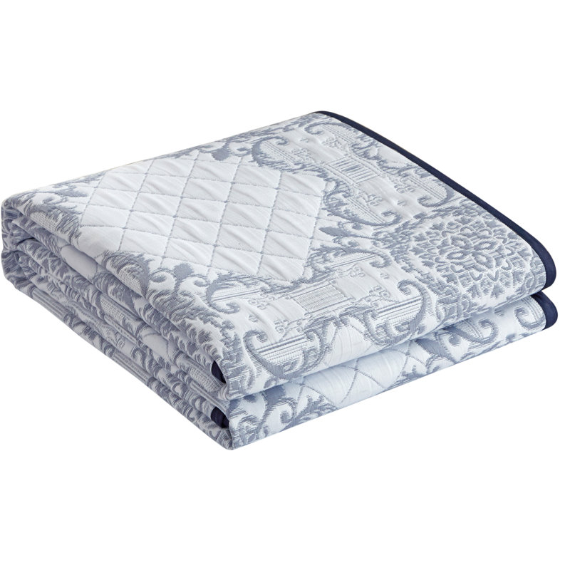 Sharai 3 Piece Scrolls Traditional Quilt Set, Queen Quilt + 2 Standard Shams