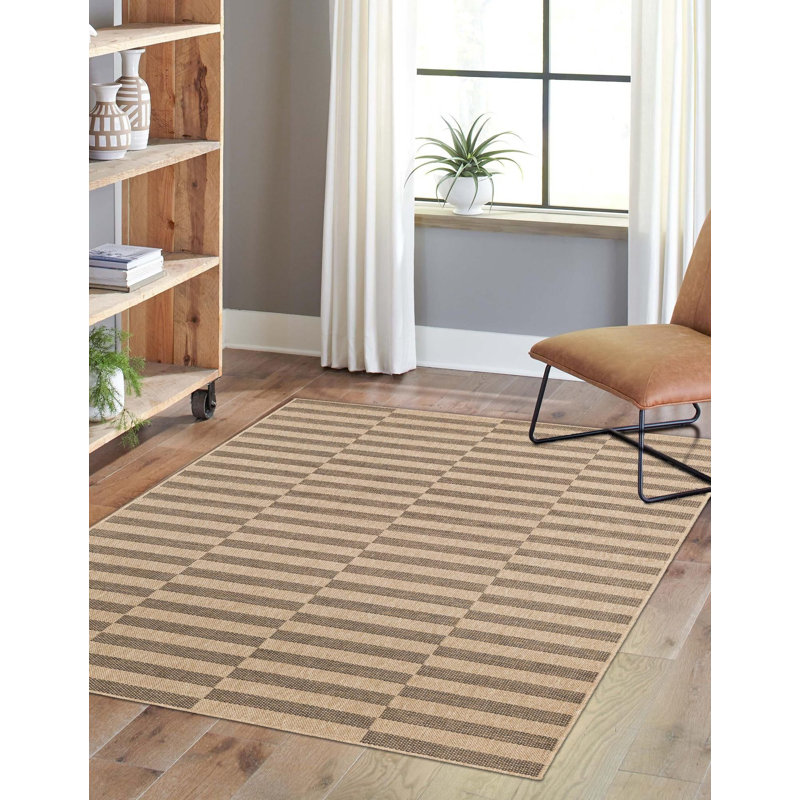 Sheglita Abstract Indoor Rug, Rectangle 5'5" x 8'