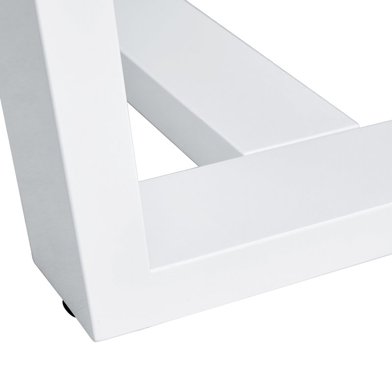 Pouvant accueillir 6 à 8 personnes, cette table de salle à manger rectangulaire moderne et minimaliste dispose d'un plateau en verre trempé et d'un élégant support en panneau de fibres à densité moyenne. Convient pour la cuisine, la salle à manger, le salon, la salle de réunion