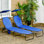 Chaises longues de plage pour la détente - chaises longues pliantes avec auvent, inclinable, structure en acier, poche latérale, patio bleu, cour, dossier, plaisir extérieur au bord de la piscine