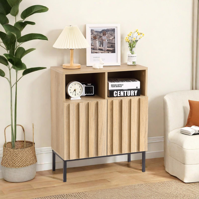 Buffet buffet avec rangement, armoire de rangement moderne avec pieds en métal à panneau cannelé