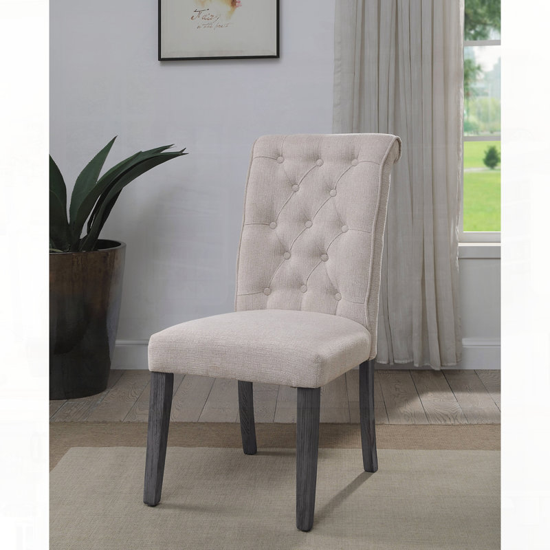 Ensemble de chaises d'appoint avec dégagement au sol pratique pour un placement facile