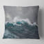 Oreiller seascape rugissant waves under cloud-31479076-31479079
