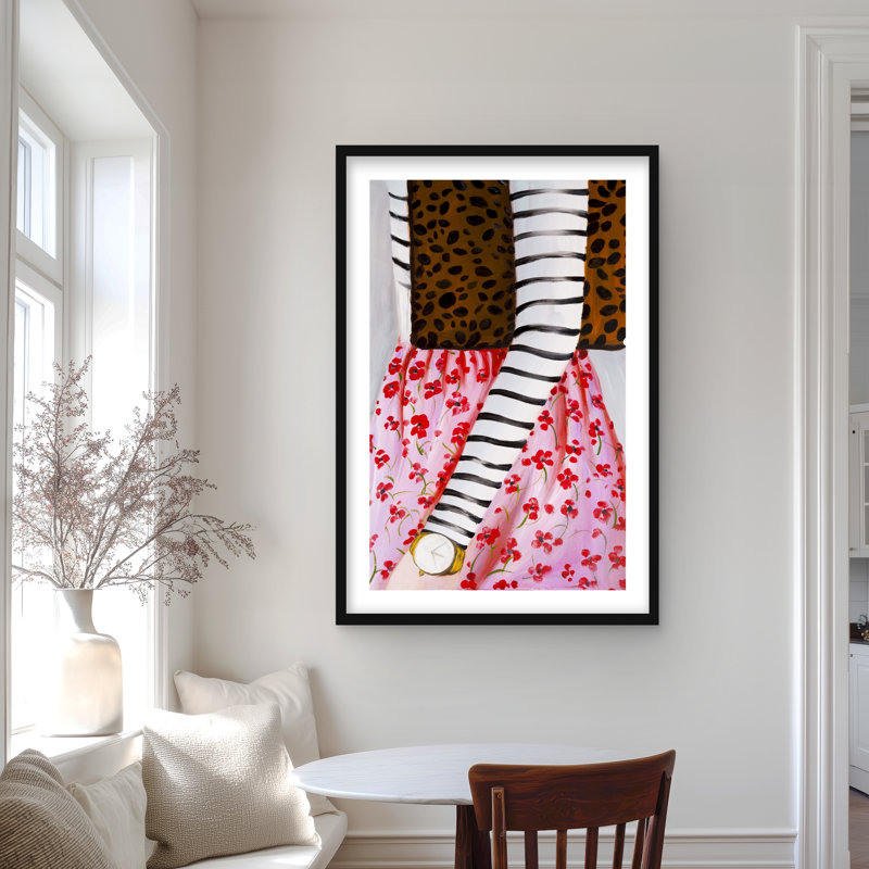 «Fashionable Woman with Leopard Bag», reproduction encadrée