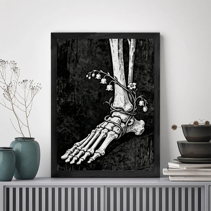 Reproduction encadrée de pieds noirs encadrés de fleurs de lys de la vallée, H 25 po x l 17 po