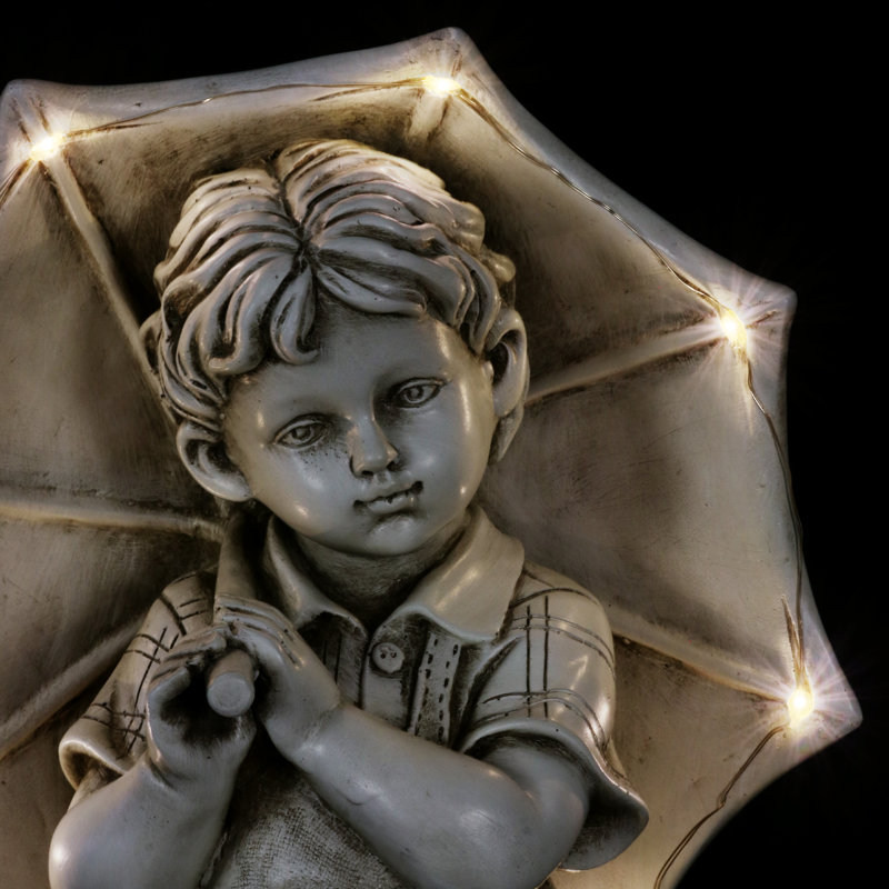Statue solaire garçon avec parapluie Exhart, 19 po