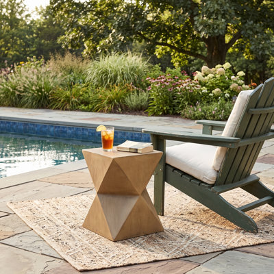 Table d'appoint en béton 14,25 po Natural Prismatic Symmetry
