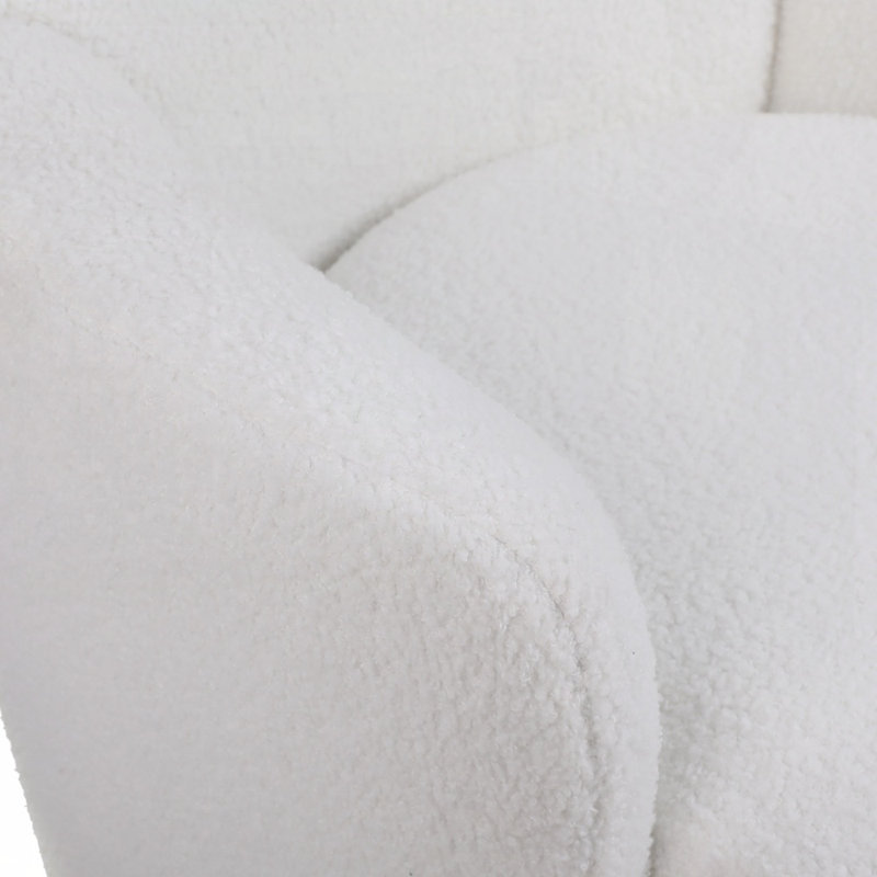 Fauteuil demi-tonneau pivotant Esengul, Fausse fourrure ivoire, Doré