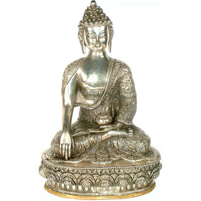 Bouddha avec des épèmes de sa vie sculptés sur la robe