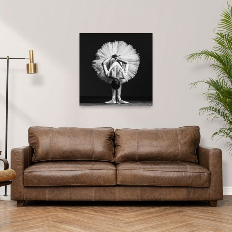 Affiche murale élégante et classique représentant une ballerine en pose élégante, 36" H x 36" W